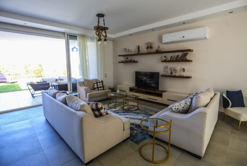 0274fd70-c799-489f-b080-e8d5c2b72ea9